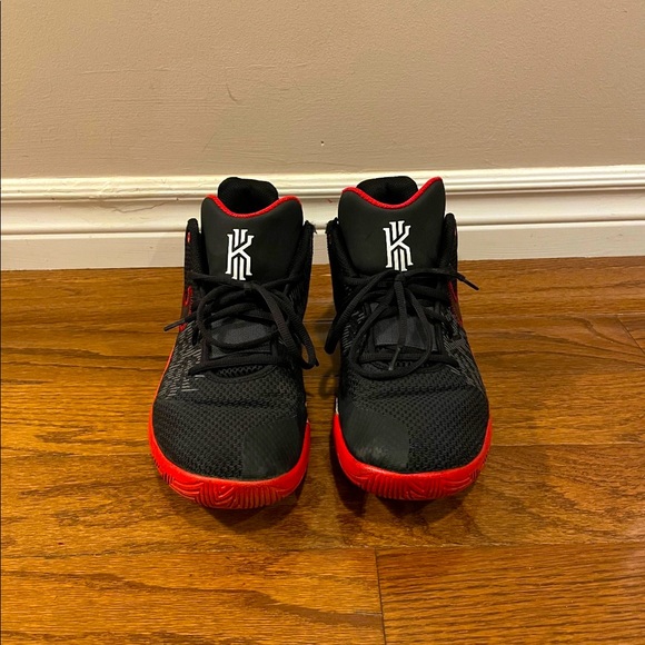 Mens Kyrie Shoes - Picture 1 of 5